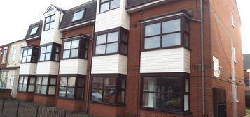 Flat to rent in Newland Court, Hull HU5