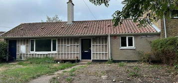 2 bedroom semi-detached bungalow for sale