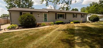 113 Peterson Dr, Sweetser, IN 46987