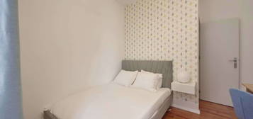 Room 4 - 73. Av.Duque de Avila 129 2E - 169534