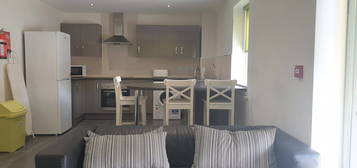 2 bed flat to rent