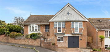 5 bed detached house to rent