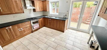 3 bedroom terraced house to rent