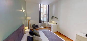 Appartement meublé  à louer, 5 pièces, 5 chambres, 15 m²