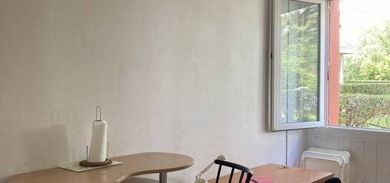 Studio meublé  à louer, 1 pièce, 21 m², Ascenseur