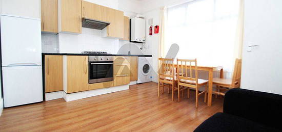 Duplex to rent in Cavendish Road, London N4