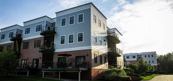 233 Lake Ave Apt 121, Saratoga Springs, NY 12866