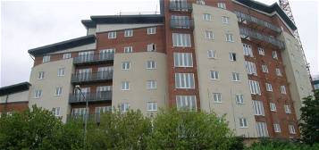 Flat to rent in Aspects Court, Slough SL1