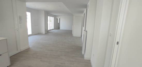 Grand appartement dans maison quartier résidentiel