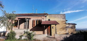 Villa unifamiliare, da ristrutturare, 570 m², Centro, Montelabbate