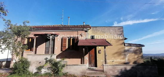 Villa unifamiliare, da ristrutturare, 570 m², Centro, Montelabbate