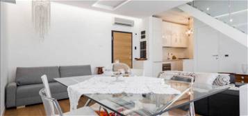 Appartamento su due piani in vendita in  Alzaia Naviglio Pavese, 260