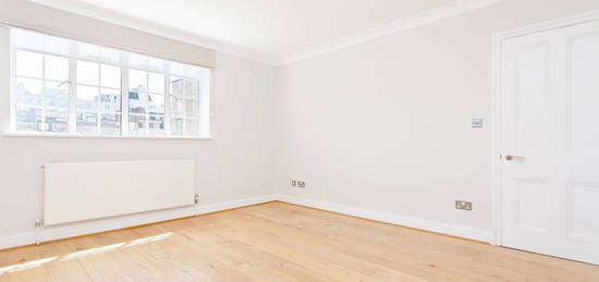 Duplex to rent in Upper Berkeley Street, London W1H