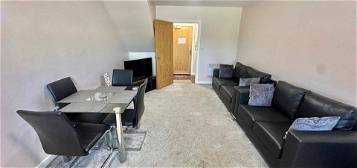 Flat to rent in Lockwood Road, Huddersfield HD1