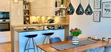 Neu Renovierte Altbauwohnung Altbauwohnung 1,5 Zimmer Wohnung Balkon Einbauküche -Altbauwohnung