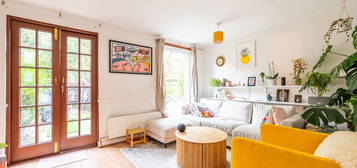 Maisonette to rent in Grove Road, Bow, London E3