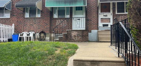 4226 Frost St, Philadelphia, PA 19136