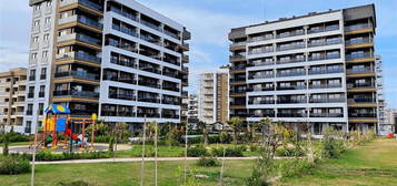 ALTINTAŞ DA ÖZELLİKLİ SİTEDE SATILIK 2+1 DAİRE