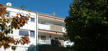 Helle 4 Zimmerwohnung mit sonnigem Balkon