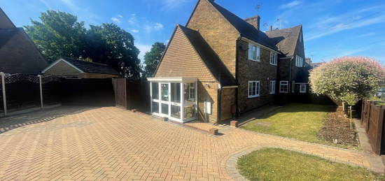 3 bed semi-detached house to rent