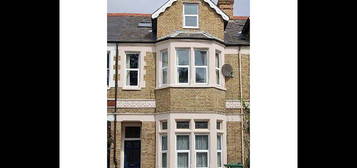 8 bed terraced house to rent