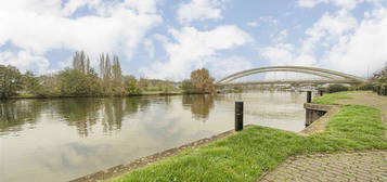 Property for sale in Swan Walk, Shepperton TW17