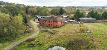 6 bedroom farm house for sale