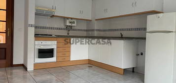 Apartamento T1 com Garagem Fechada - Aveiro centro - Glicinias