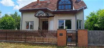 Eladó családi ház, Dunaharasztin 129 M Ft, 9 szobás