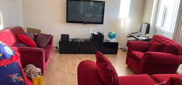 2 bed flat to rent