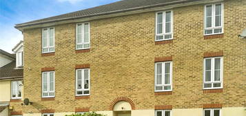 Flat to rent in Bridgeside Mews, Maidstone, Kent ME15