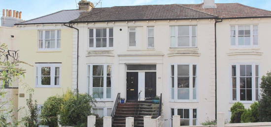 Flat to rent in Buckingham Place, Brighton, East Sussex BN1