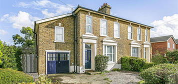 5 bedroom semi-detached house for sale