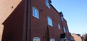 Flat to rent in Wharf Lane, Solihull B91