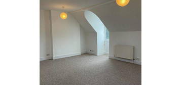 2 bed flat to rent