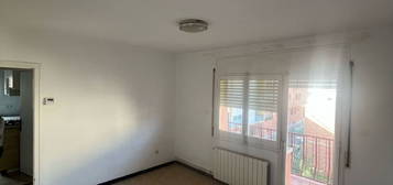 Piso en venta en calle Badalona, 2