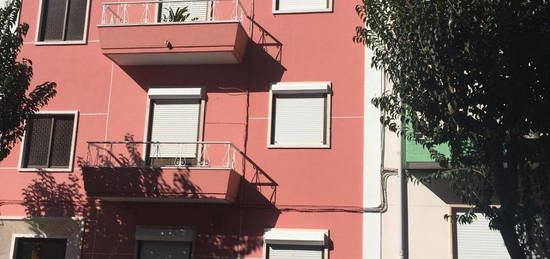 Arrendamento de Apartamento T2  na rua dos Bombeiros Voluntários, 19