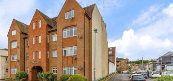 Flat to rent in The Cloisters, Dartford DA1