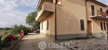 Casa bi/trifamiliare in Via Budino 11