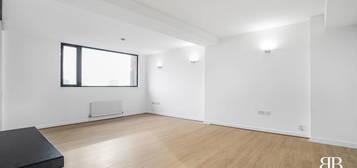 Flat for sale in Shaftesbury Road, London E7