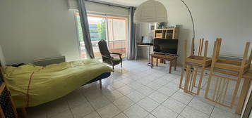 A louer Appartement T1 avec balcon et parking centre ville de Mont De Marsan