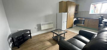 Flat to rent in Heaton Road, Heaton, Newcastle Upon Tyne NE6