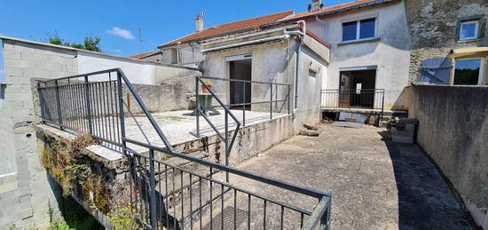 Maison de village  à vendre, 6 pièces, 4 chambres, 133 m²