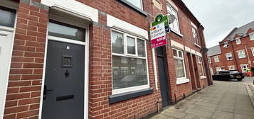 Terraced house to rent in Tudor Road, Leicester LE3