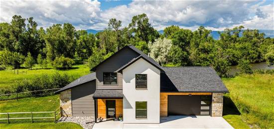 588 Riverstone Dr, Ranchester, WY 82839