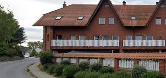 Renovierte 3-Zimmer-Dachgeschoss-Wohnung über 2 Etagen mit EBK in Loose zu vermieten