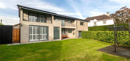 6 bedroom detached house for sale