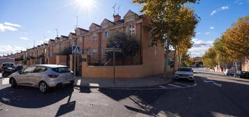 Casa adosada en venta en Calle Joaquín Zurita, Sector S