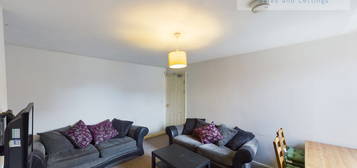 6 bed flat to rent