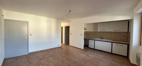 Appartement  à louer, 3 pièces, 2 chambres, 62 m²